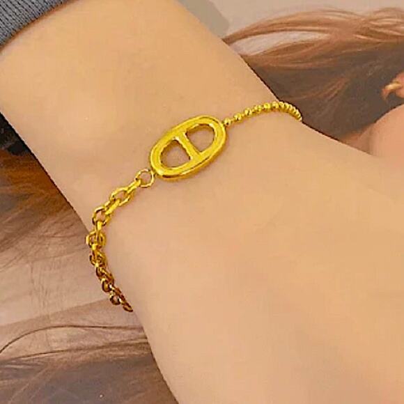 Gold Pignose Chain Link Bracelet - Picture 2 of 3